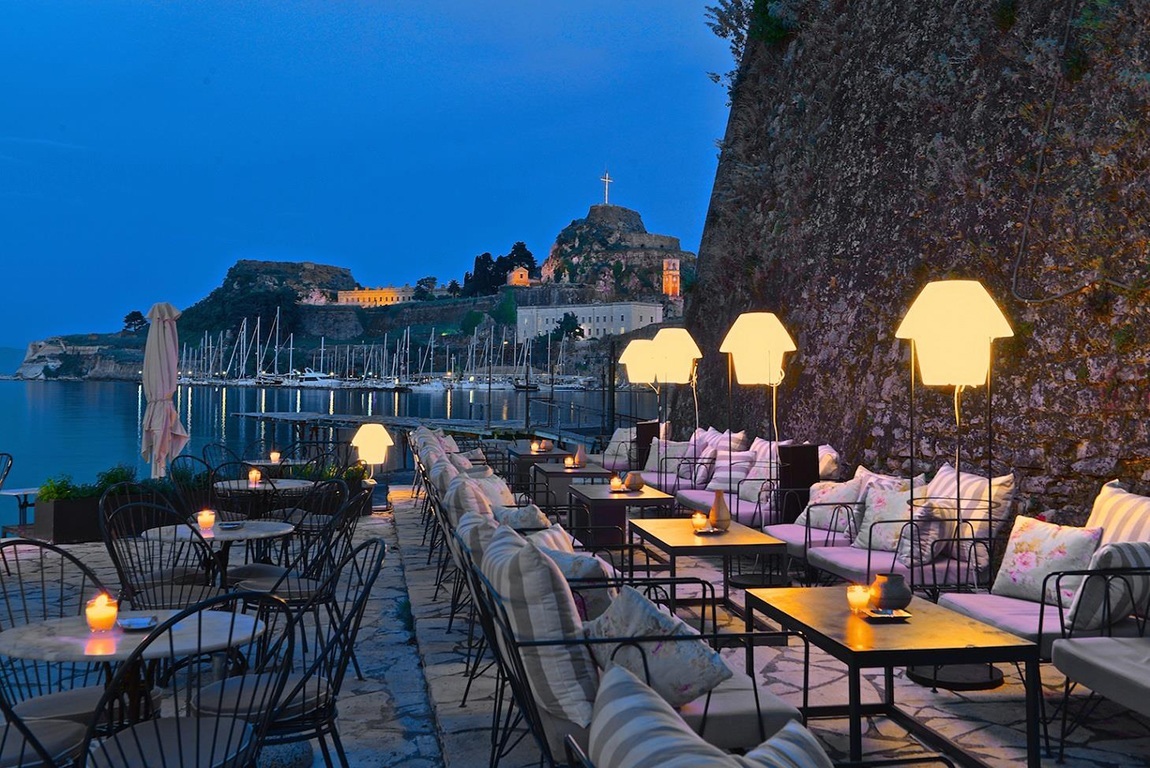 nightlife in Corfu