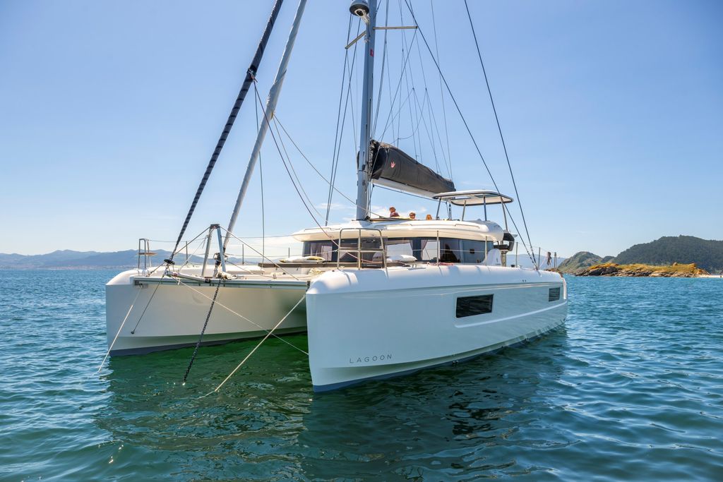 Lagoon 43 for Sale in Greece - Boat Images