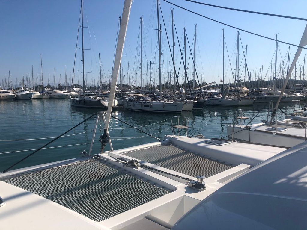 Lagoon 450 Pre-Owned Catamaran for Sale in Greece - Boat Images