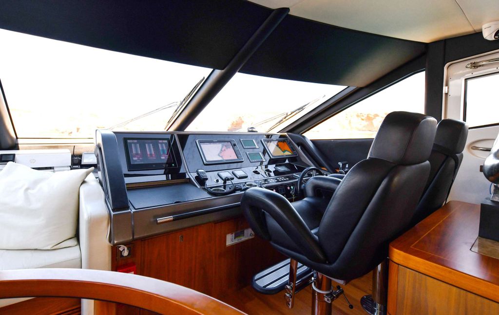 GRACE XI - Boat Images