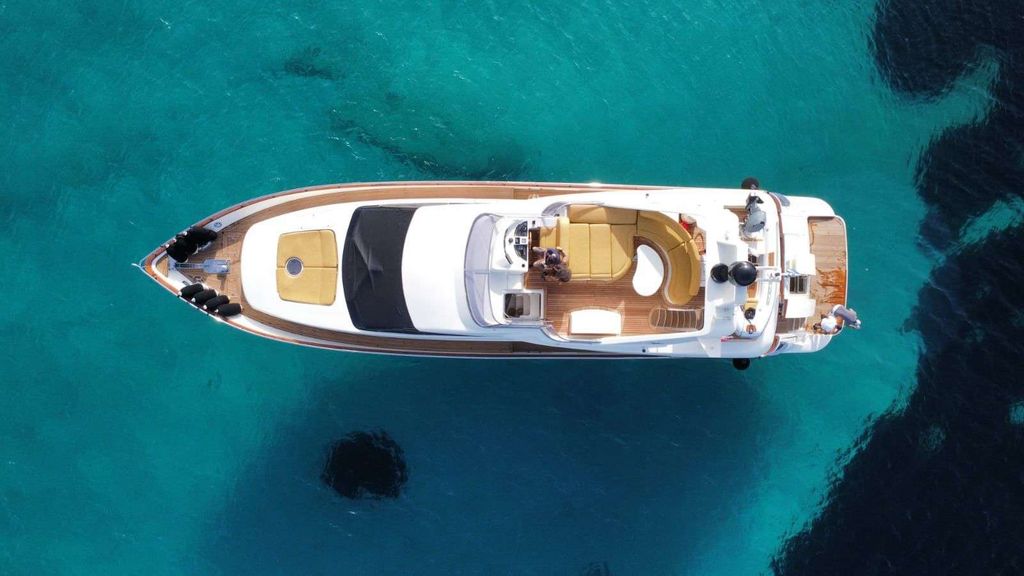ESTIA ZEUS - Boat Images
