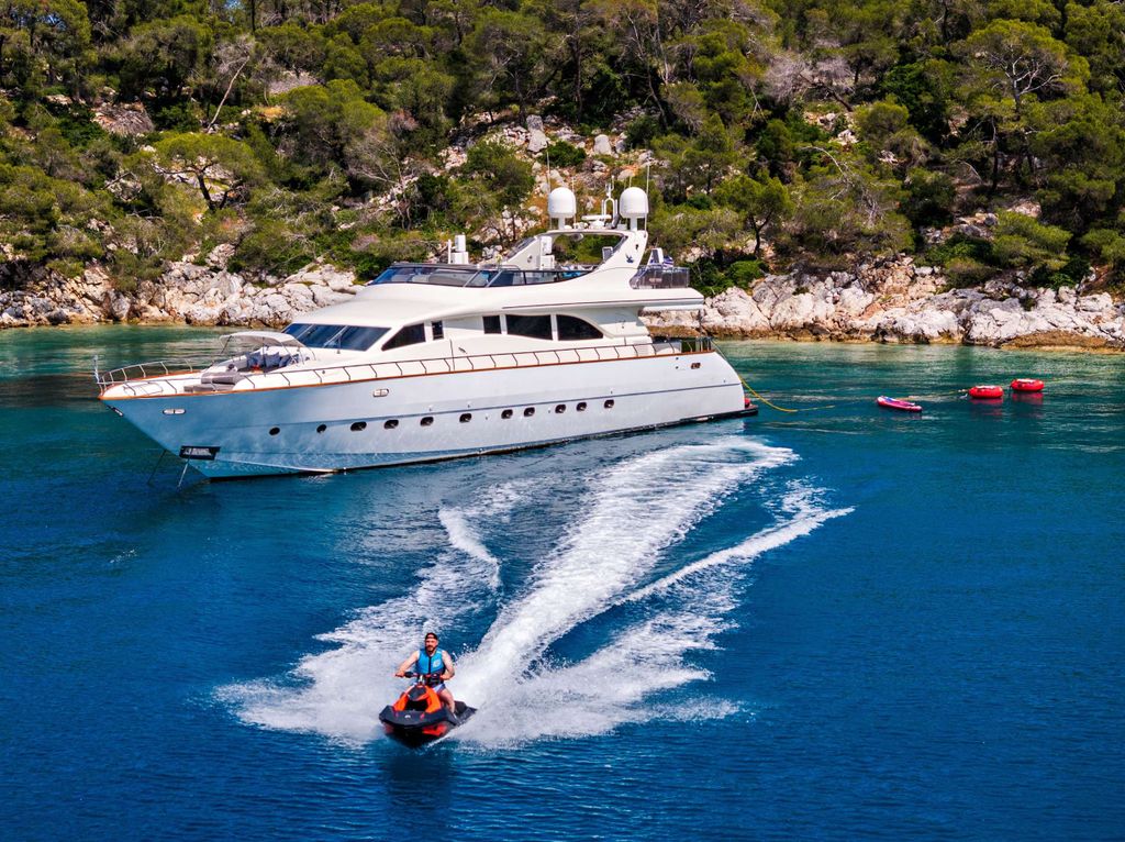 DREAM - Boat Images