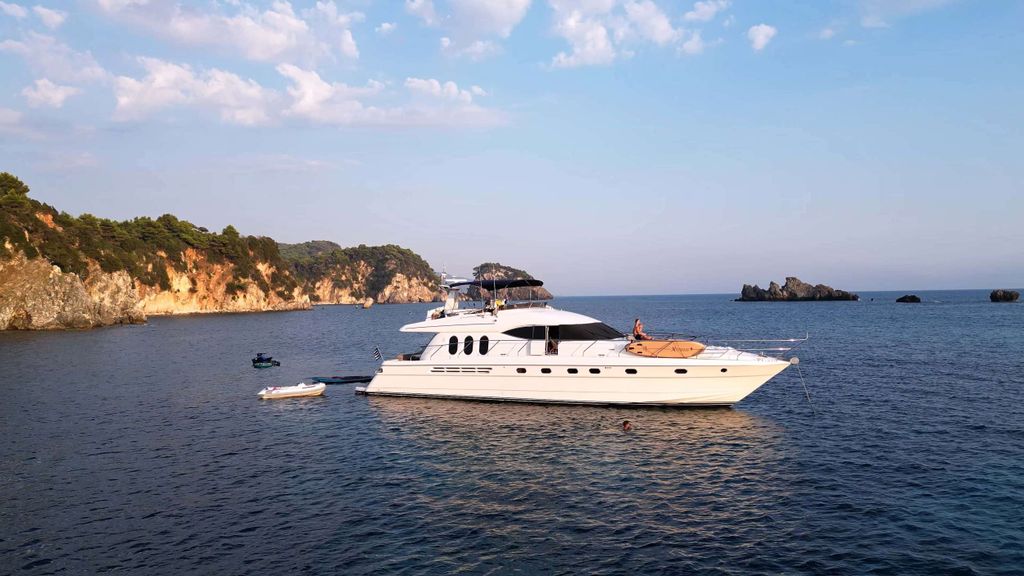 ESPERANZA - Boat Images