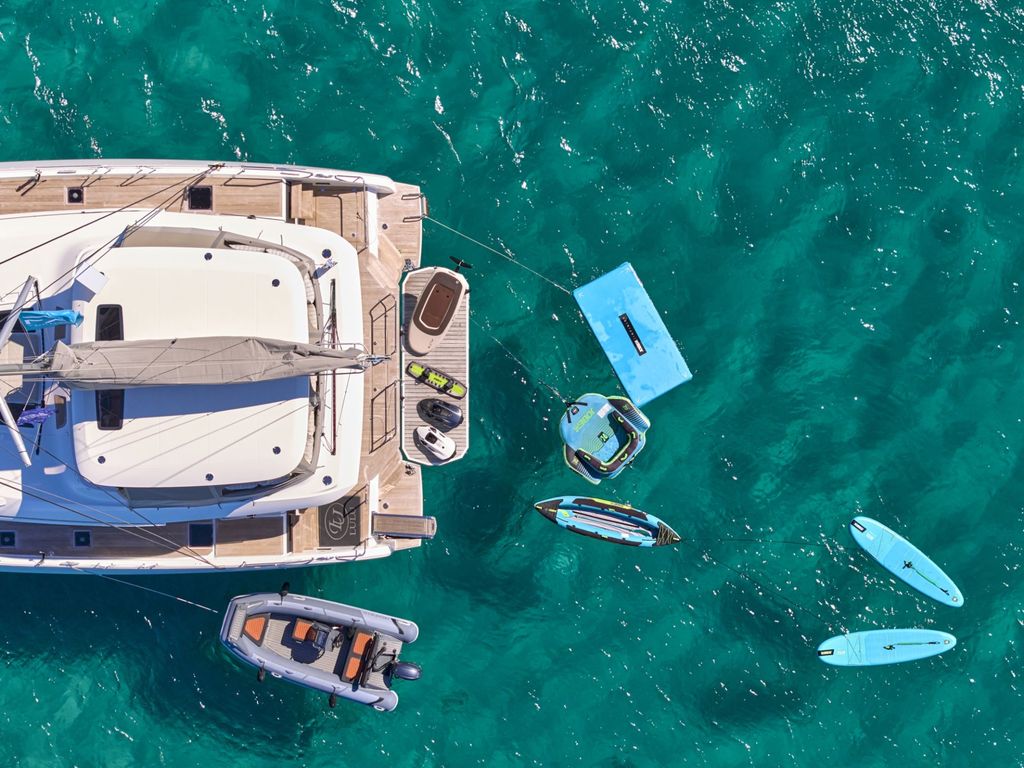 LULU - Boat Images