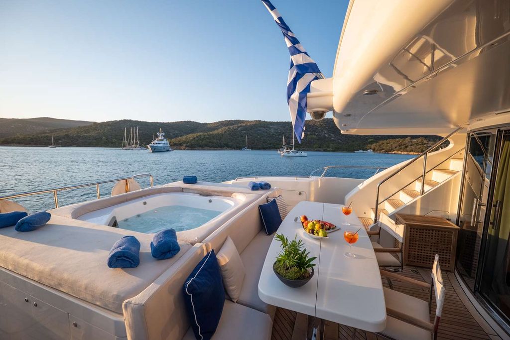 LIBERDADE - Boat Images