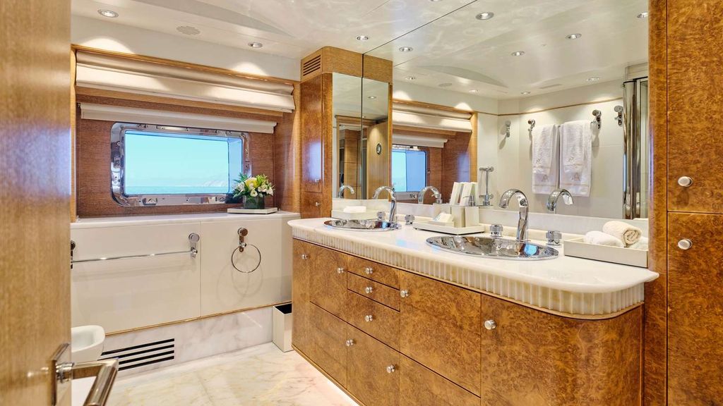 ARTEMISEA - Boat Images