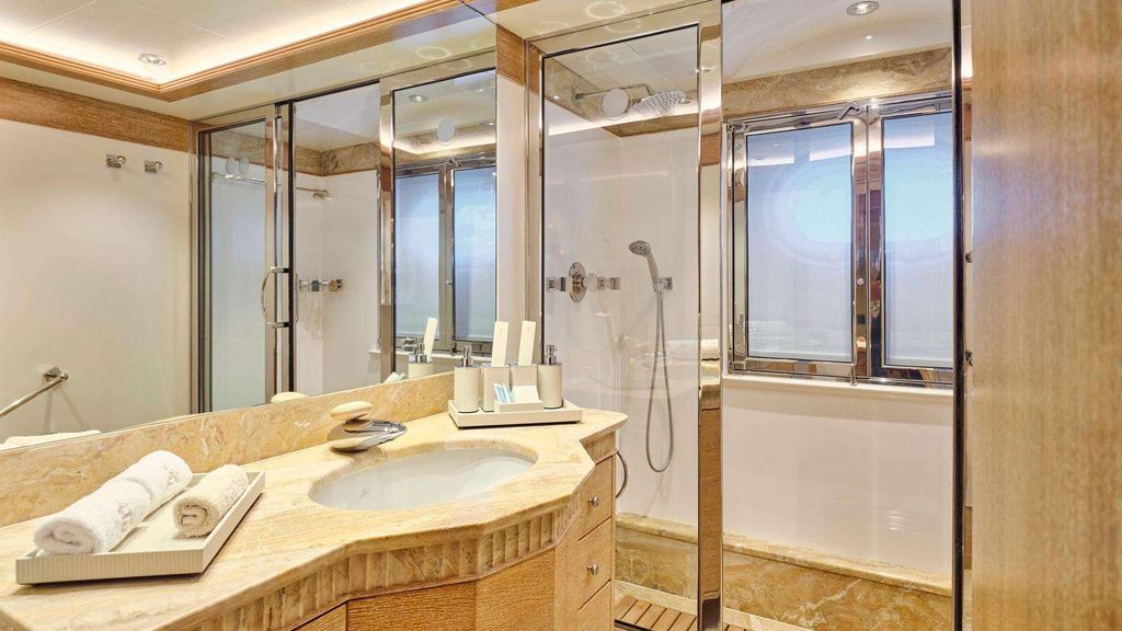 ARTEMISEA - Boat Images