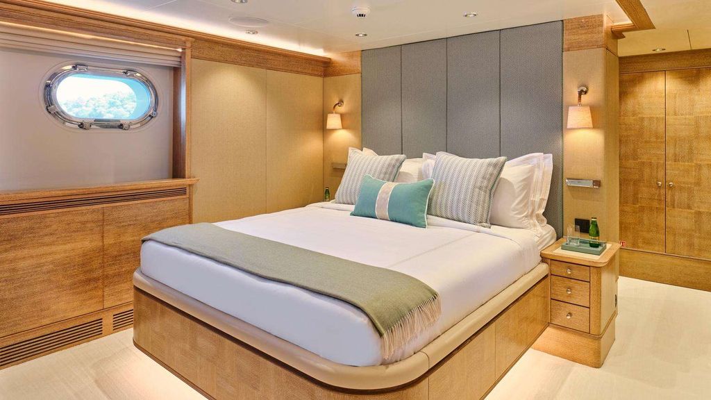 ARTEMISEA - Boat Images