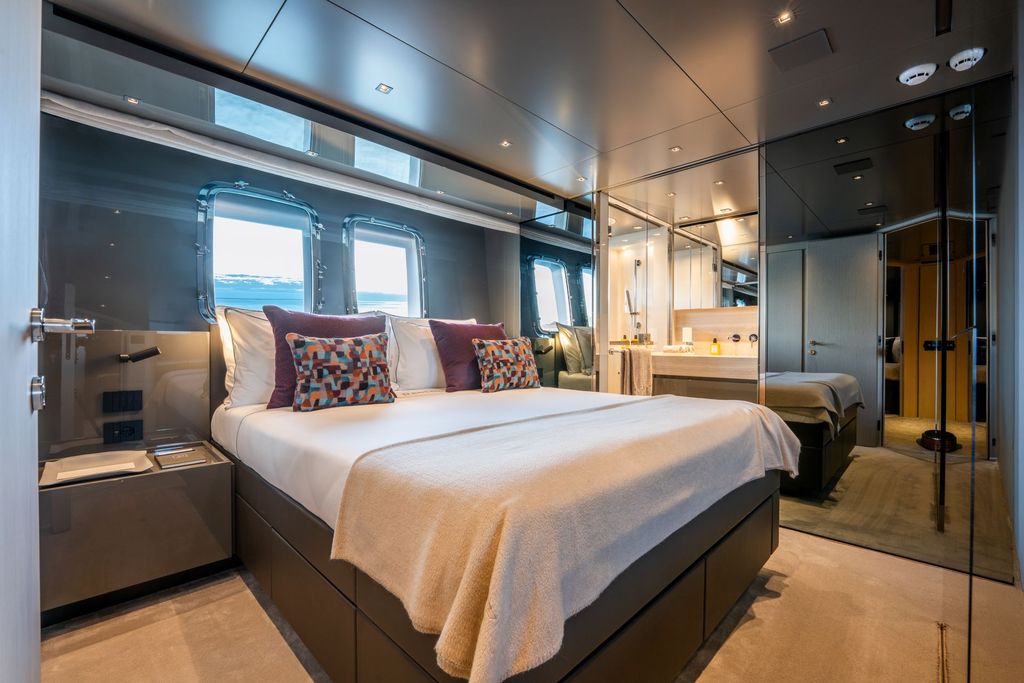 DANLOU - Boat Images