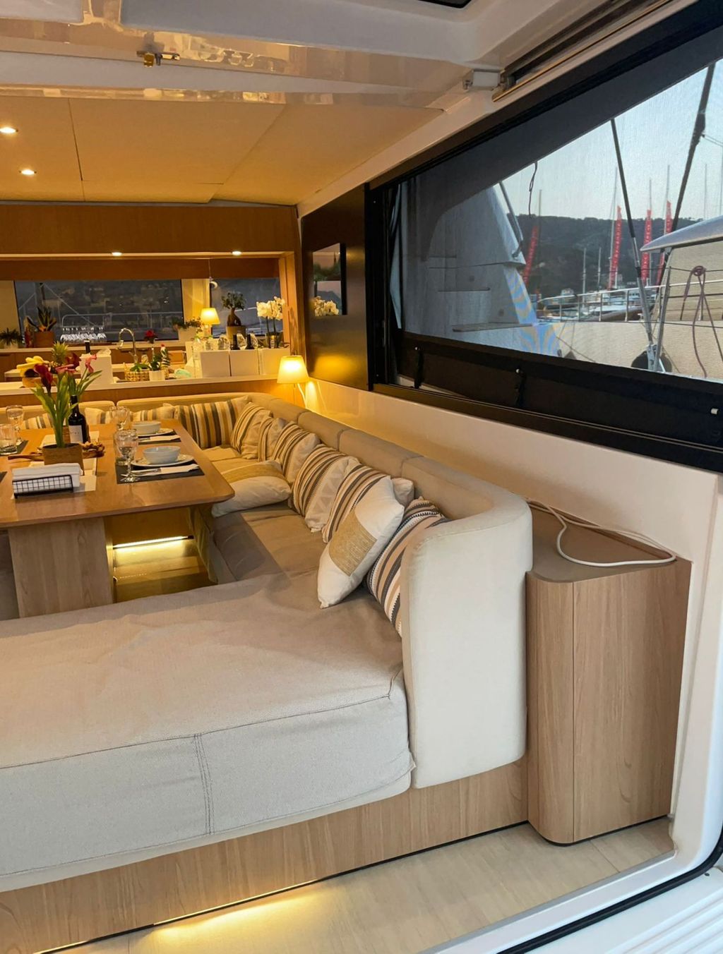 KOS 58.CAT - Boat Images