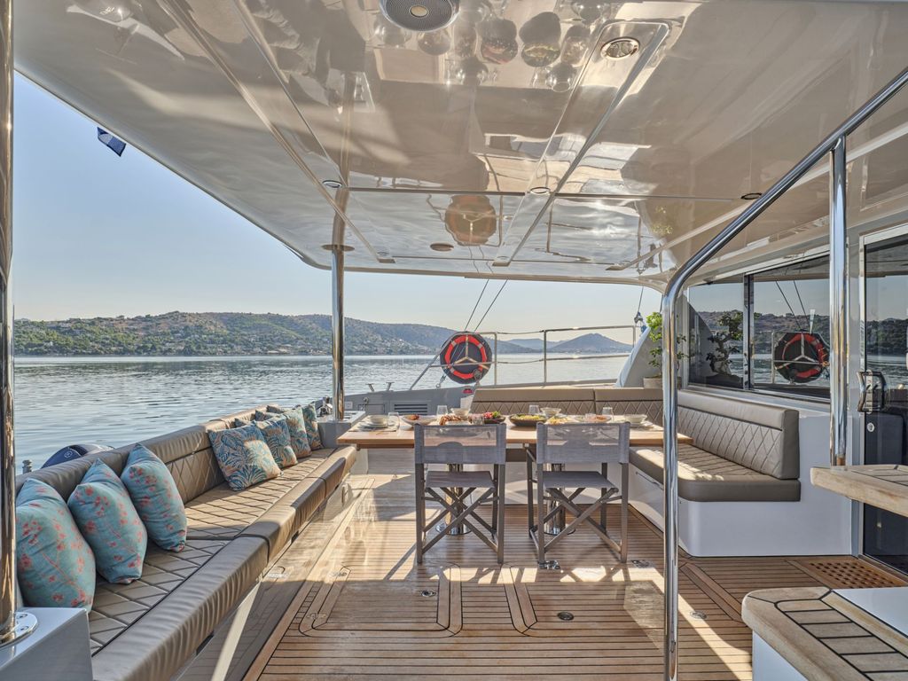 ANDARE OLTRE - Boat Images