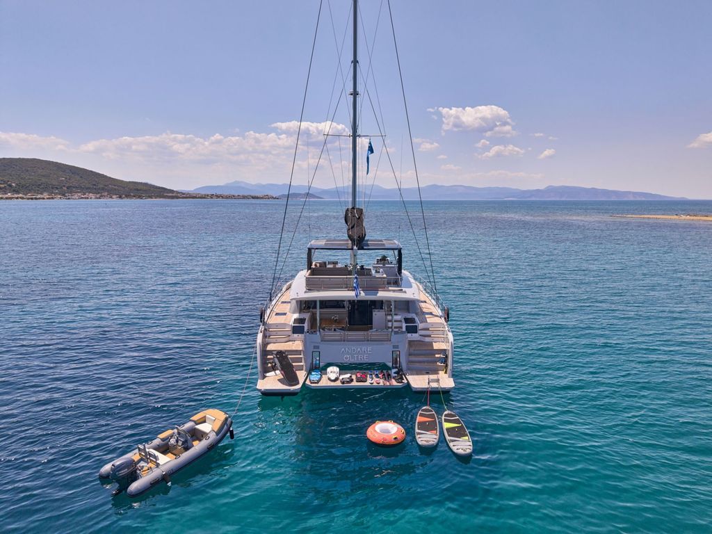 ANDARE OLTRE - Boat Images