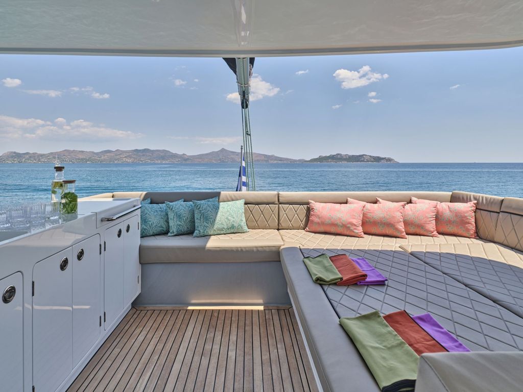 ANDARE OLTRE - Boat Images