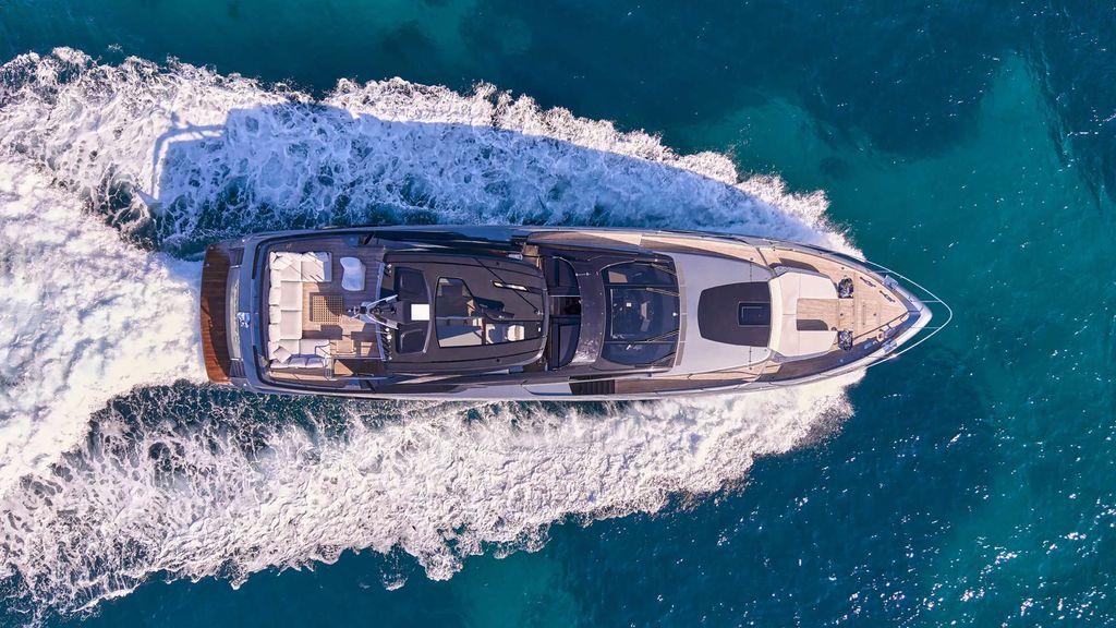 MENANGIO X - Boat Images