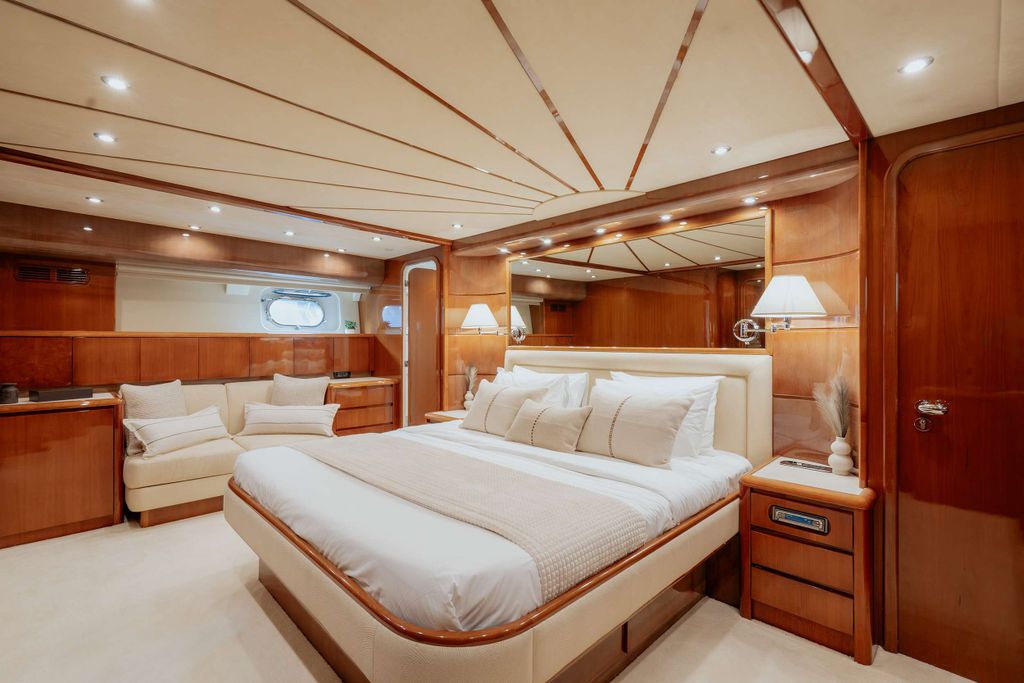 ESTIA POSEIDON - Boat Images