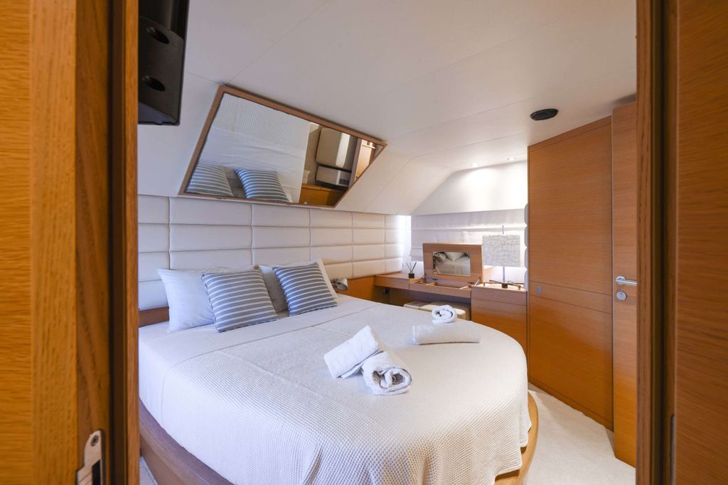 BLUEWAVE - Boat Images