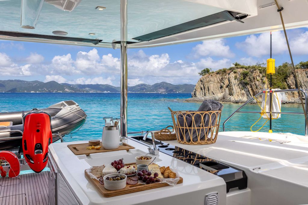 VALINOR - Boat Images