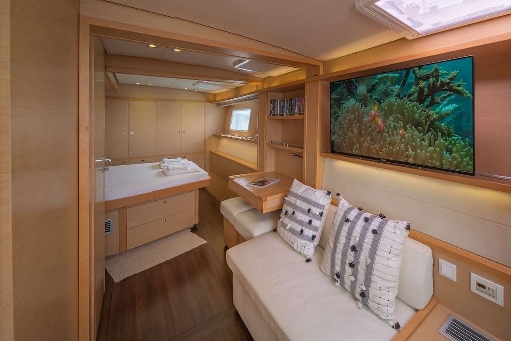 MY OFFICE - Boat Images