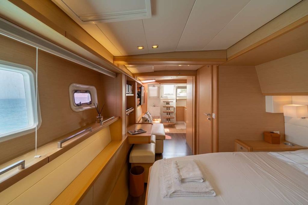 MY OFFICE - Boat Images