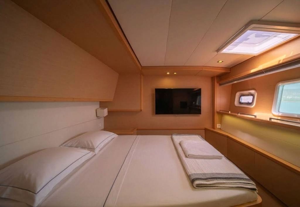 MY OFFICE - Boat Images