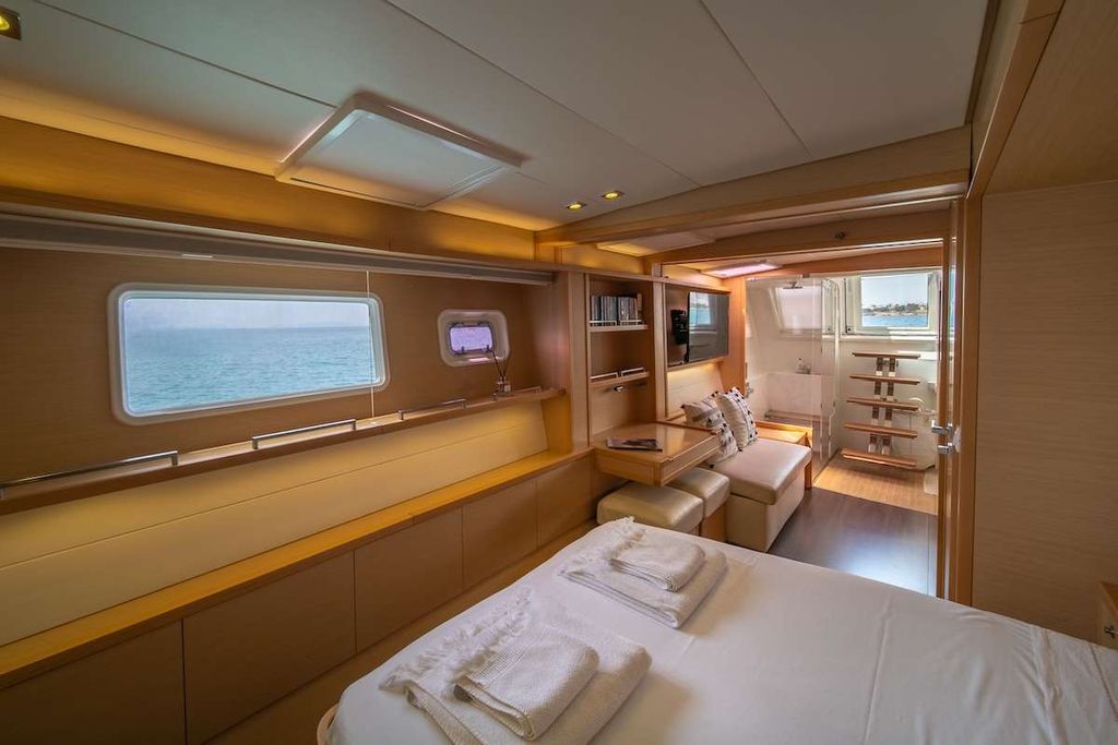MY OFFICE - Boat Images