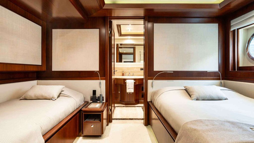 PALATIAL - Boat Images