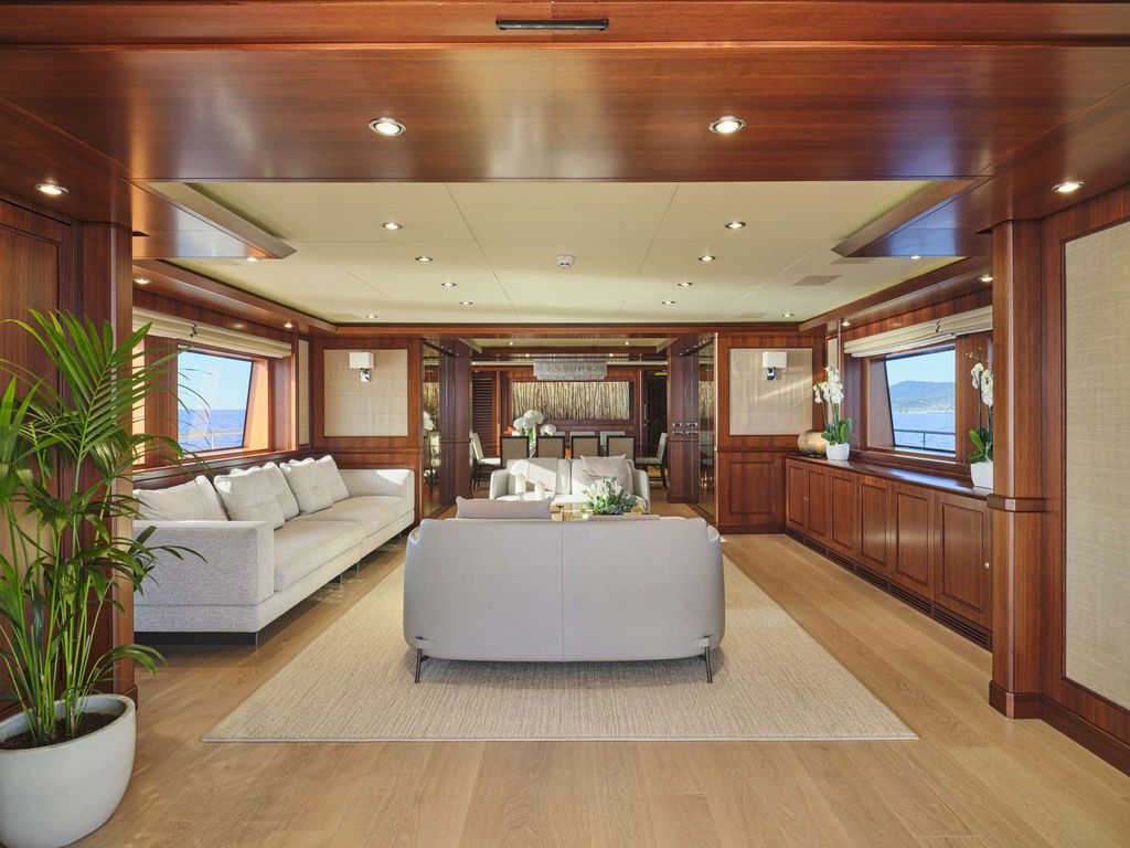 PALATIAL - Boat Images