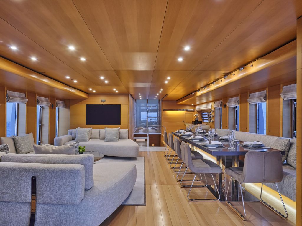 NOT GUILTY III - Boat Images