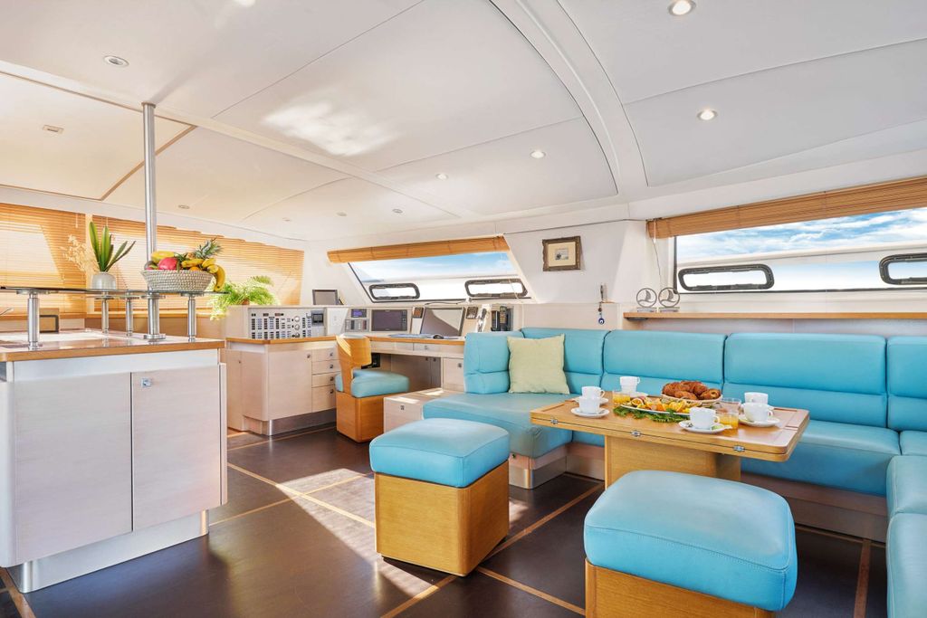 STADIUM - Boat Images