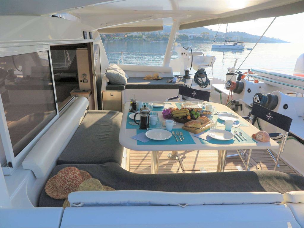 STADIUM - Boat Images