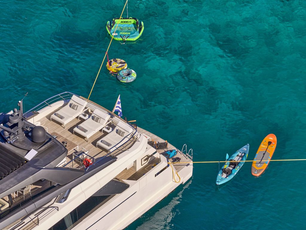 PIOLA - Boat Images