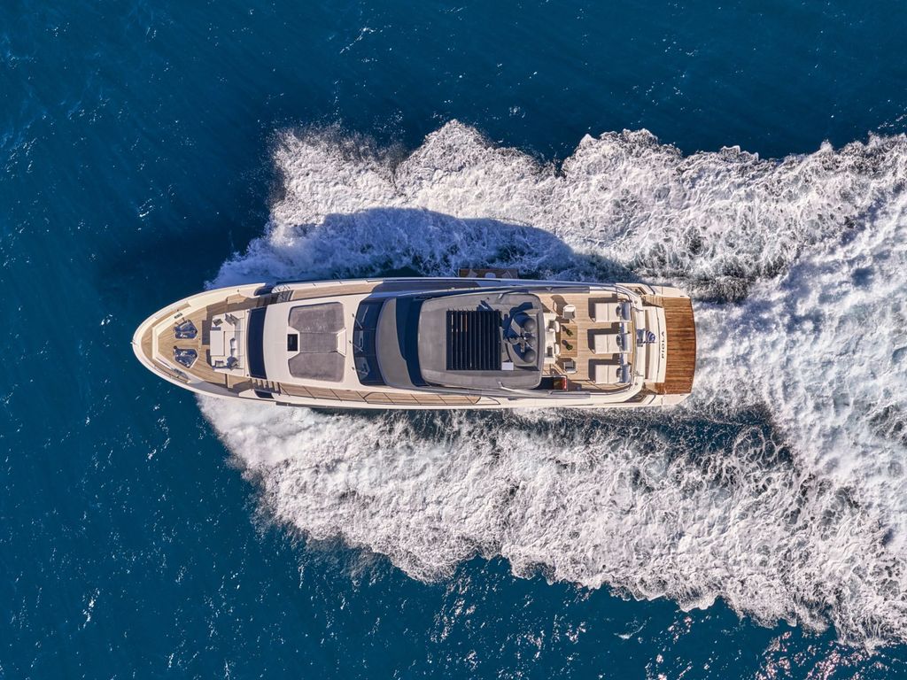 PIOLA - Boat Images