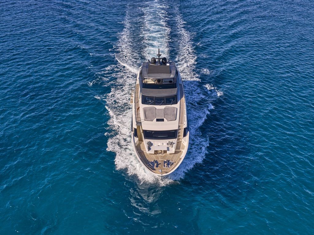 PIOLA - Boat Images