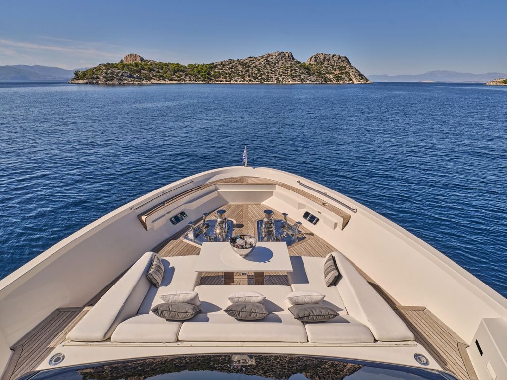 PIOLA - Boat Images