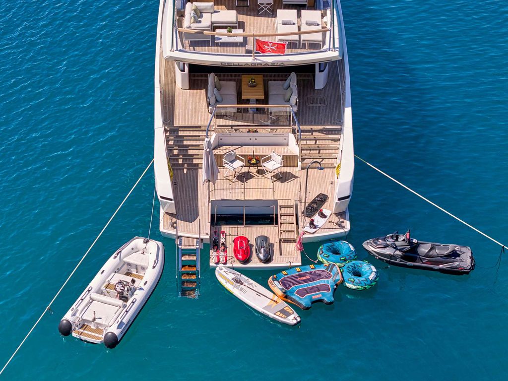 DELLAGRAZIA - Boat Images