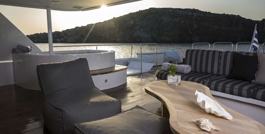 ENDLESS SUMMER - Boat Images