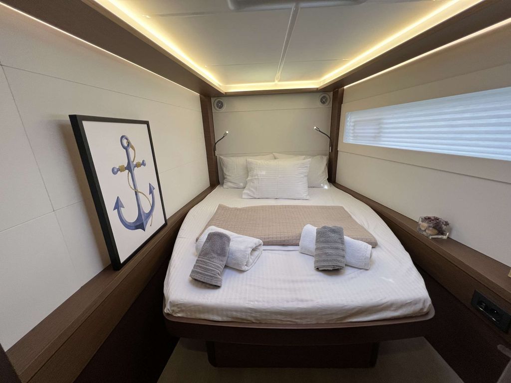 GALAXY - Boat Images