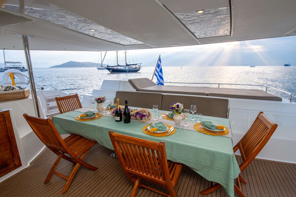 HIGHJINKS - Boat Images