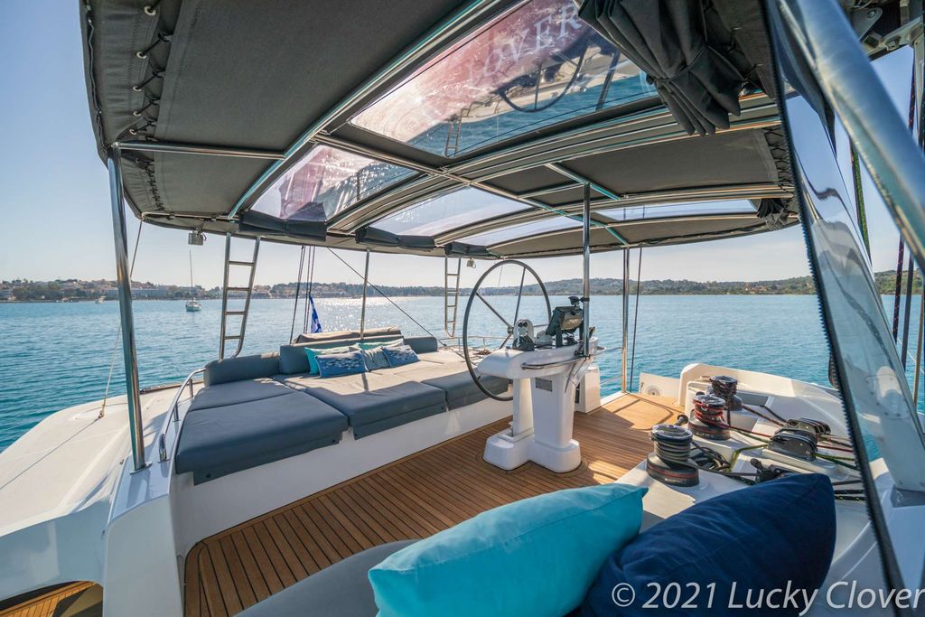 LUCKY CLOVER - Boat Images