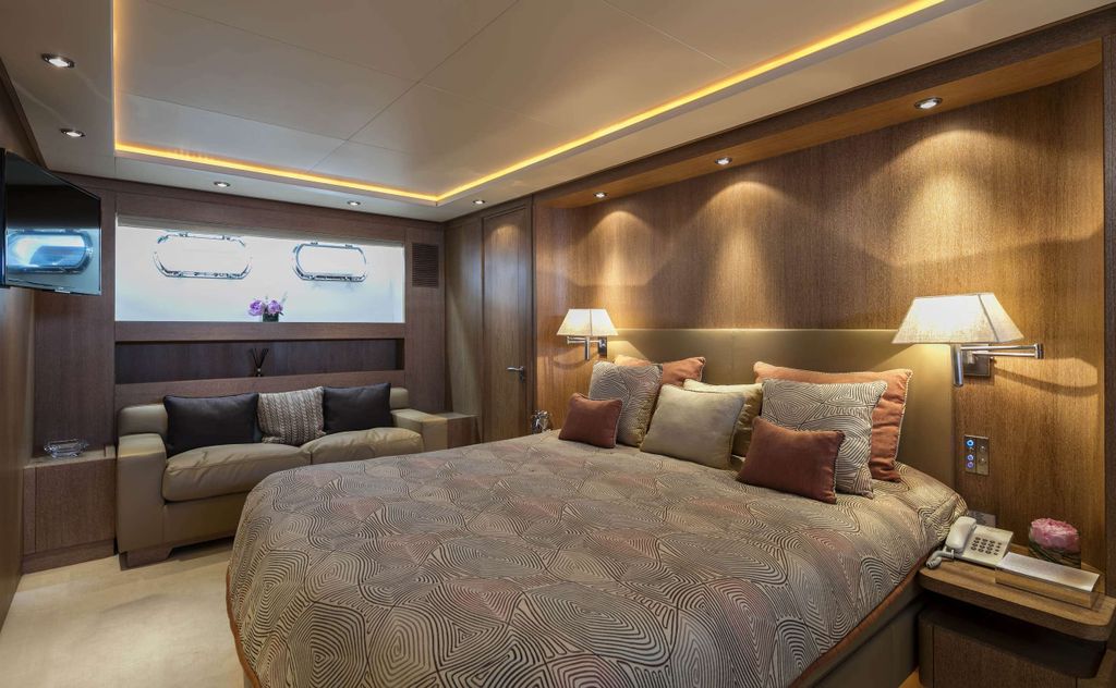 ALEXIA - Boat Images