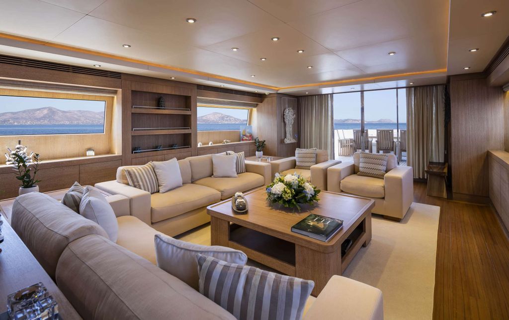 ALEXIA - Boat Images