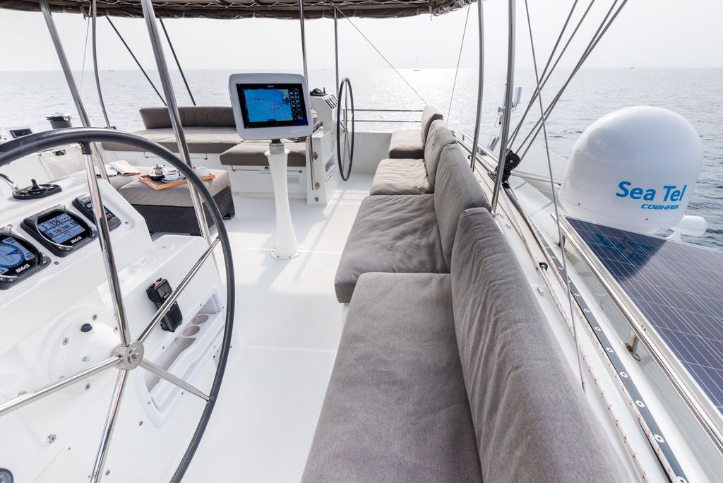 SELENE - Boat Images