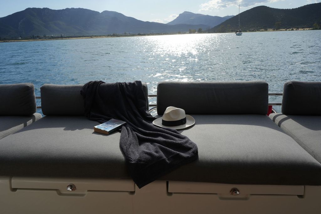 SELENE - Boat Images