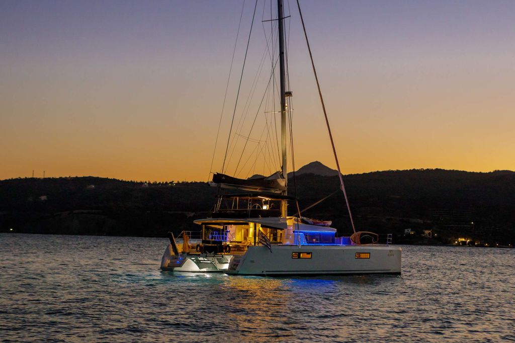 ELVIRA 52 - Boat Images