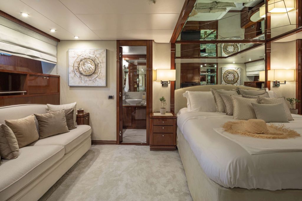 GRACE - Boat Images