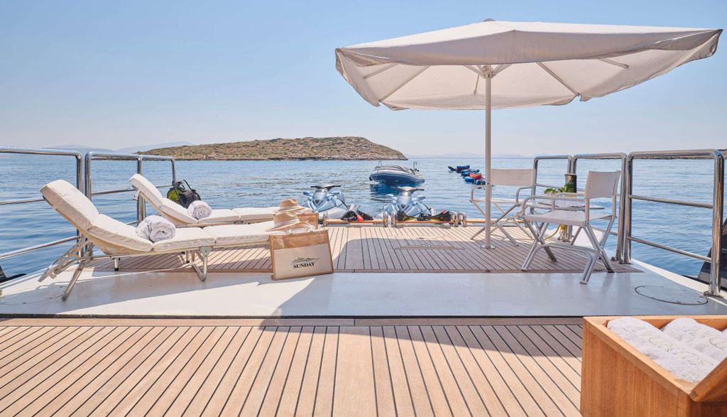 SUNDAY - Boat Images