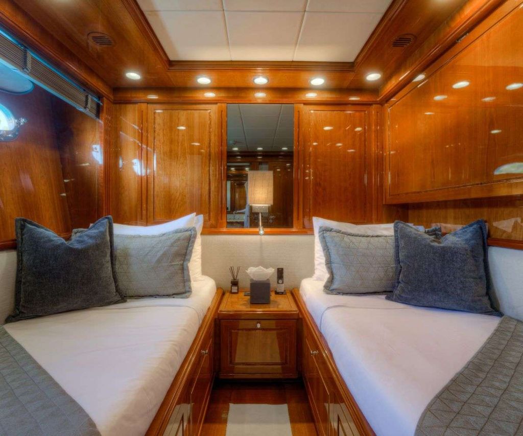 DIVINE - Boat Images