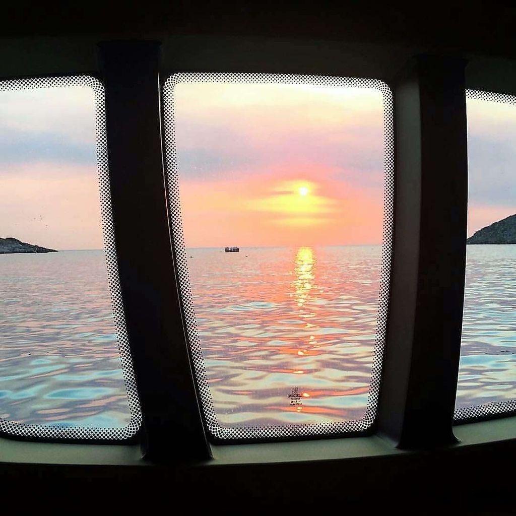 CHILL OUT II - Boat Images