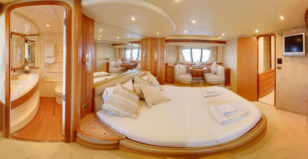 CHILL OUT II - Boat Images
