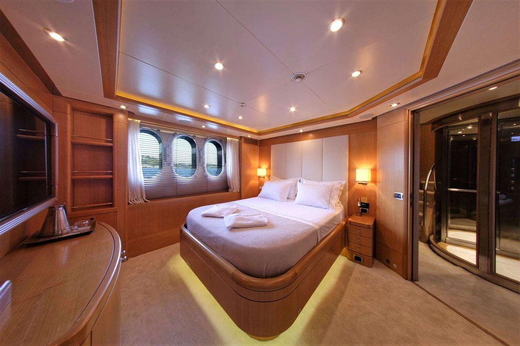 GRANDE AMORE - Boat Images